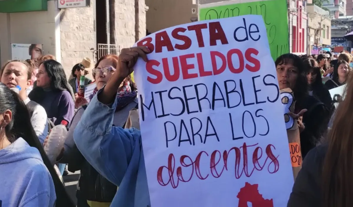 Paritarias: gremios docentes rechazaron la oferta y la Provincia pagará por decreto el aumento – Arriba Noticias Paritarias: gremios docentes rechazaron la oferta y la Provincia pagará por decreto el aumento – Arriba Noticias