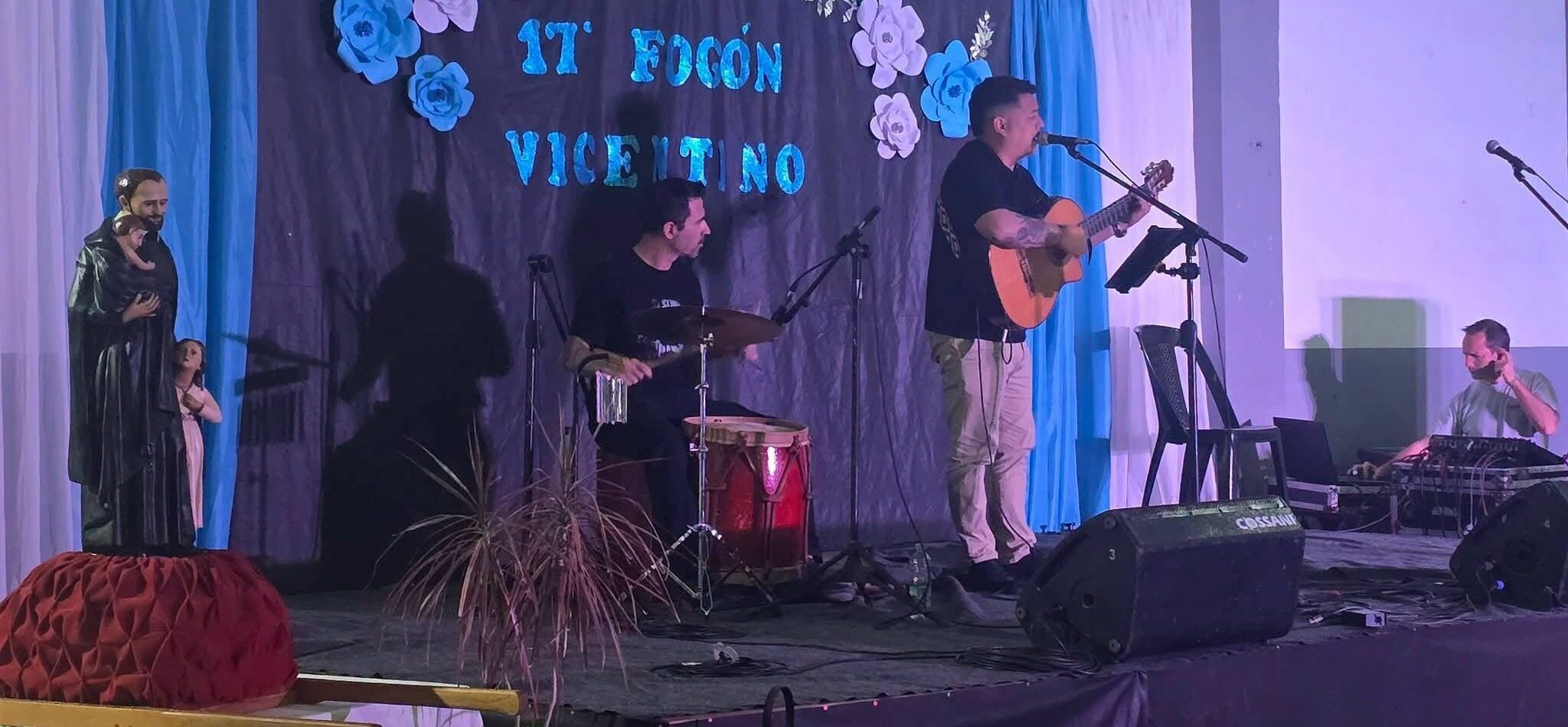 Con música, danza y tradición, se realizó el 17° Fogón Vicentino en Concepción del Uruguay – Arriba Noticias Con música, danza y tradición, se realizó el 17° Fogón Vicentino en Concepción del Uruguay – Arriba Noticias