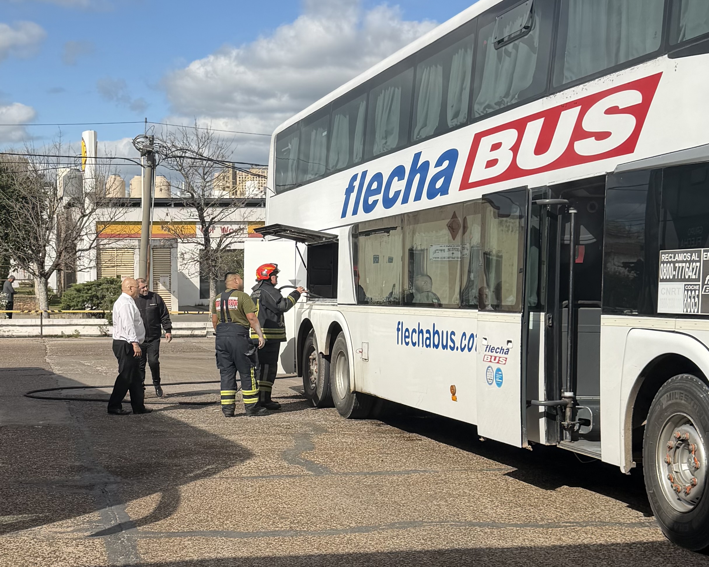 Principio de incendio en un colectivo en la Terminal de Concepción del Uruguay – Arriba Noticias