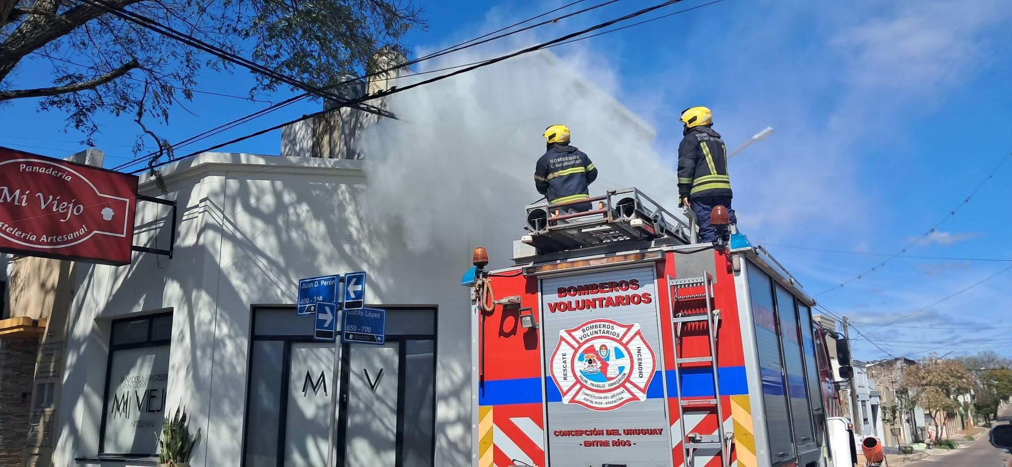 Bomberos Voluntarios controlaron un incendio de cables en Concepción del Uruguay – Arriba Noticias Bomberos Voluntarios controlaron un incendio de cables en Concepción del Uruguay – Arriba Noticias