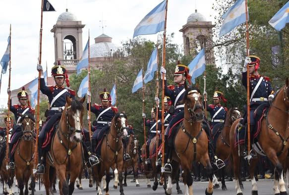 CdelU: Este domingo se hará el gran desfile con Granaderos, cuatro bandas y muchas sorpresas – Arriba Noticias CdelU: Este domingo se hará el gran desfile con Granaderos, cuatro bandas y muchas sorpresas – Arriba Noticias