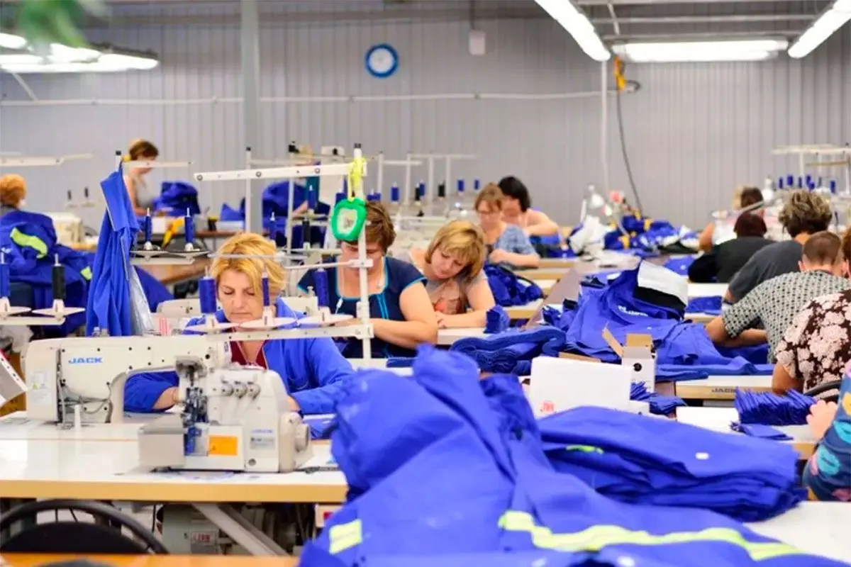 La industria textil profundizó su crisis: cayó 22,6% y perdió más de 28.000 empleos – Arriba Noticias La industria textil profundizó su crisis: cayó 22,6% y perdió más de 28.000 empleos – Arriba Noticias